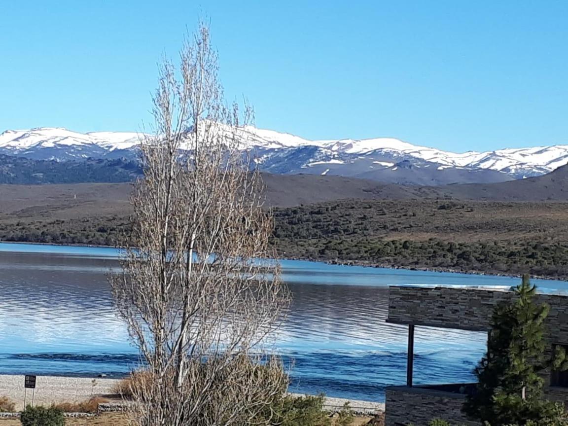 Greja Lodge relax y confort en el Limay, Patagonia Dina Huapi Exterior foto